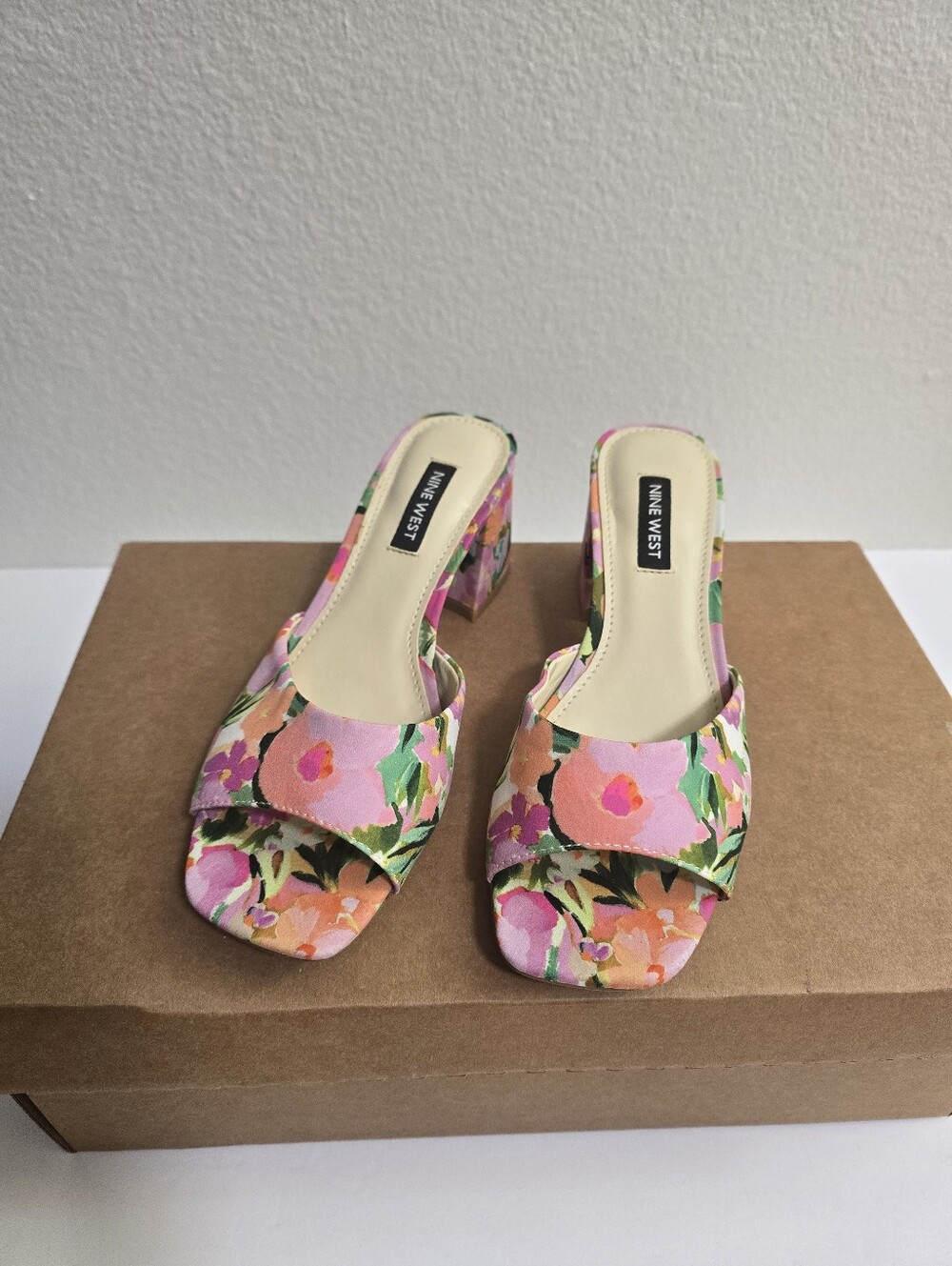 Nine West Gagen Pink Floral Slide - Picture 3 of 10